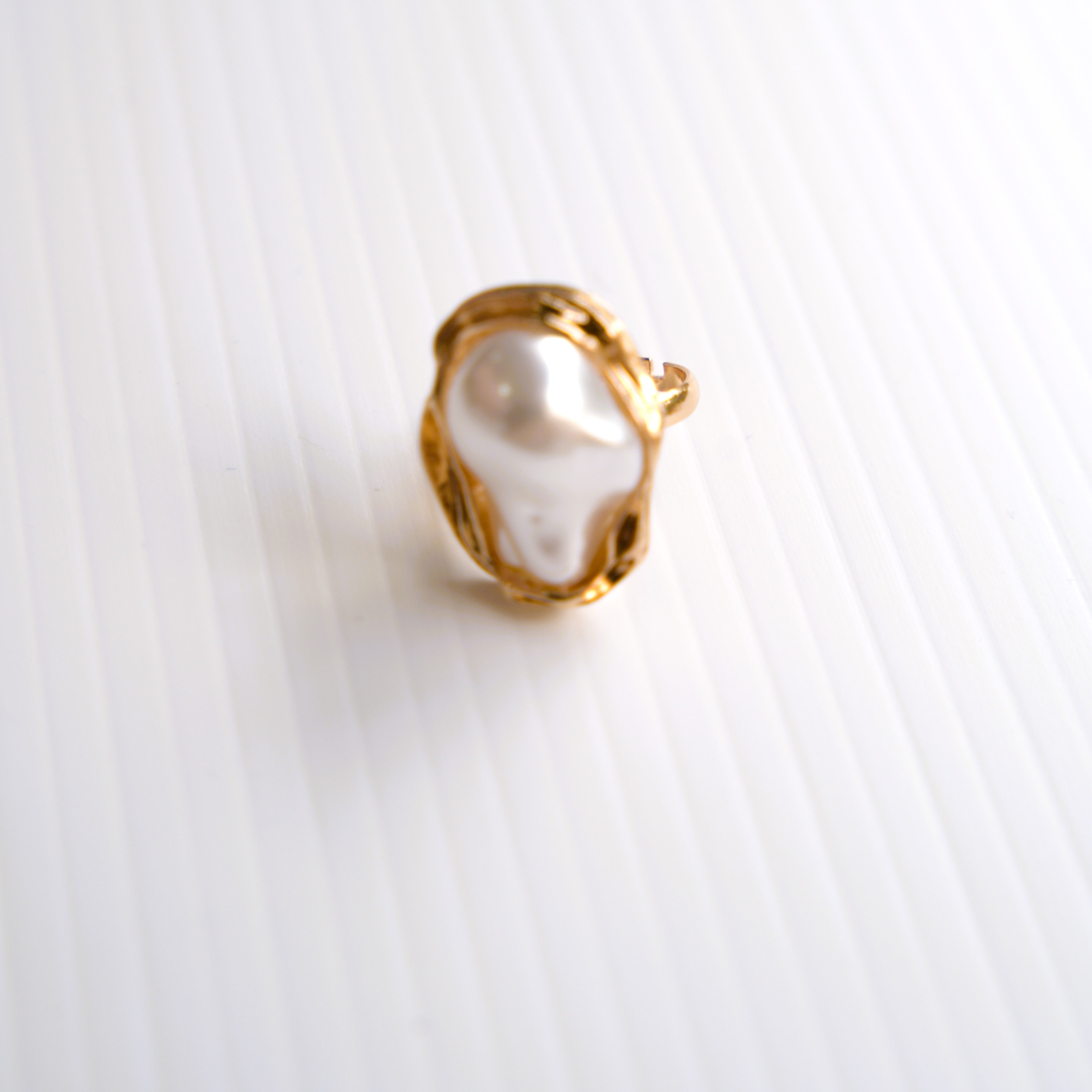 Retro Elegance Pearl Statement Ring