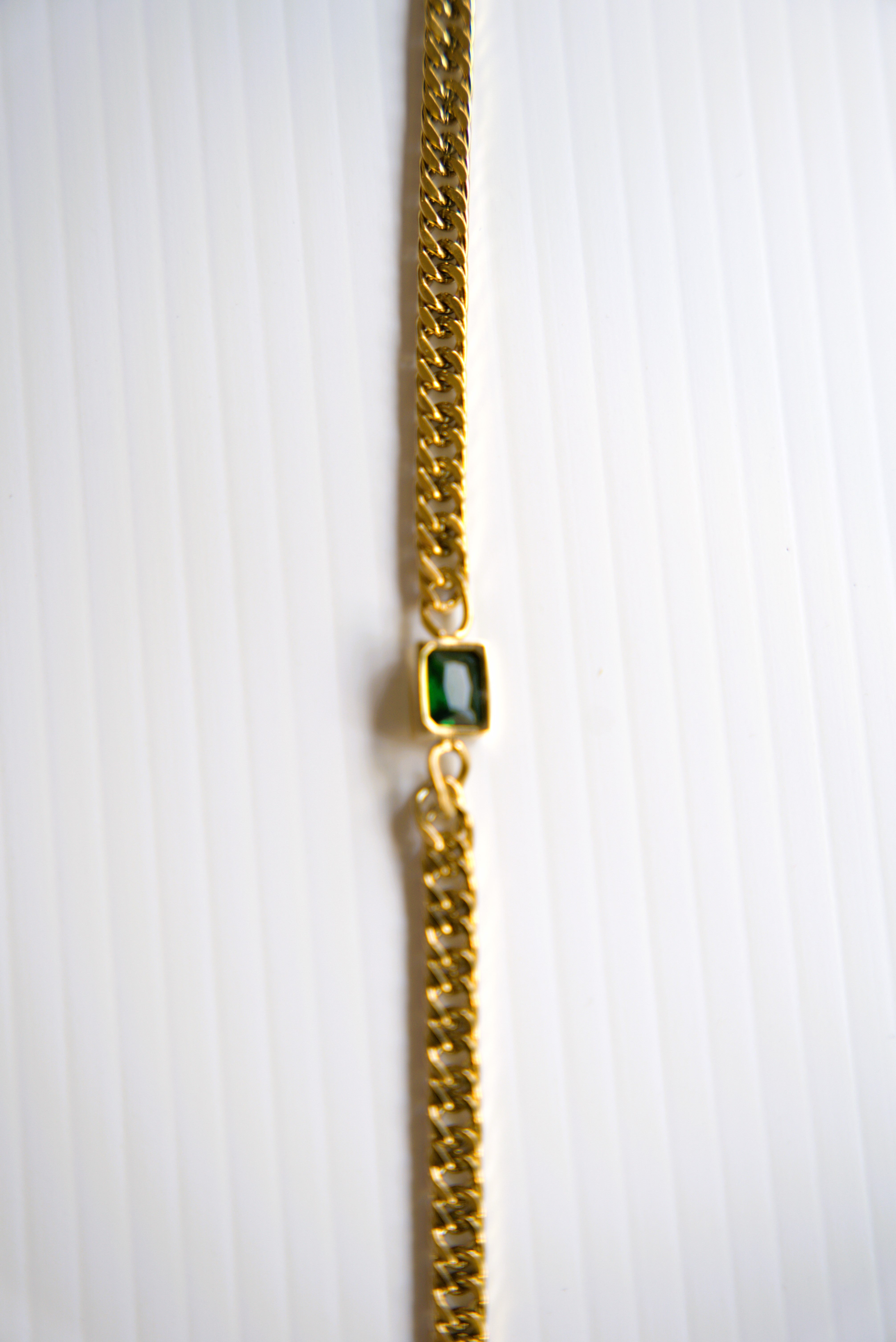 Emerald Majesty Chain Bracelet