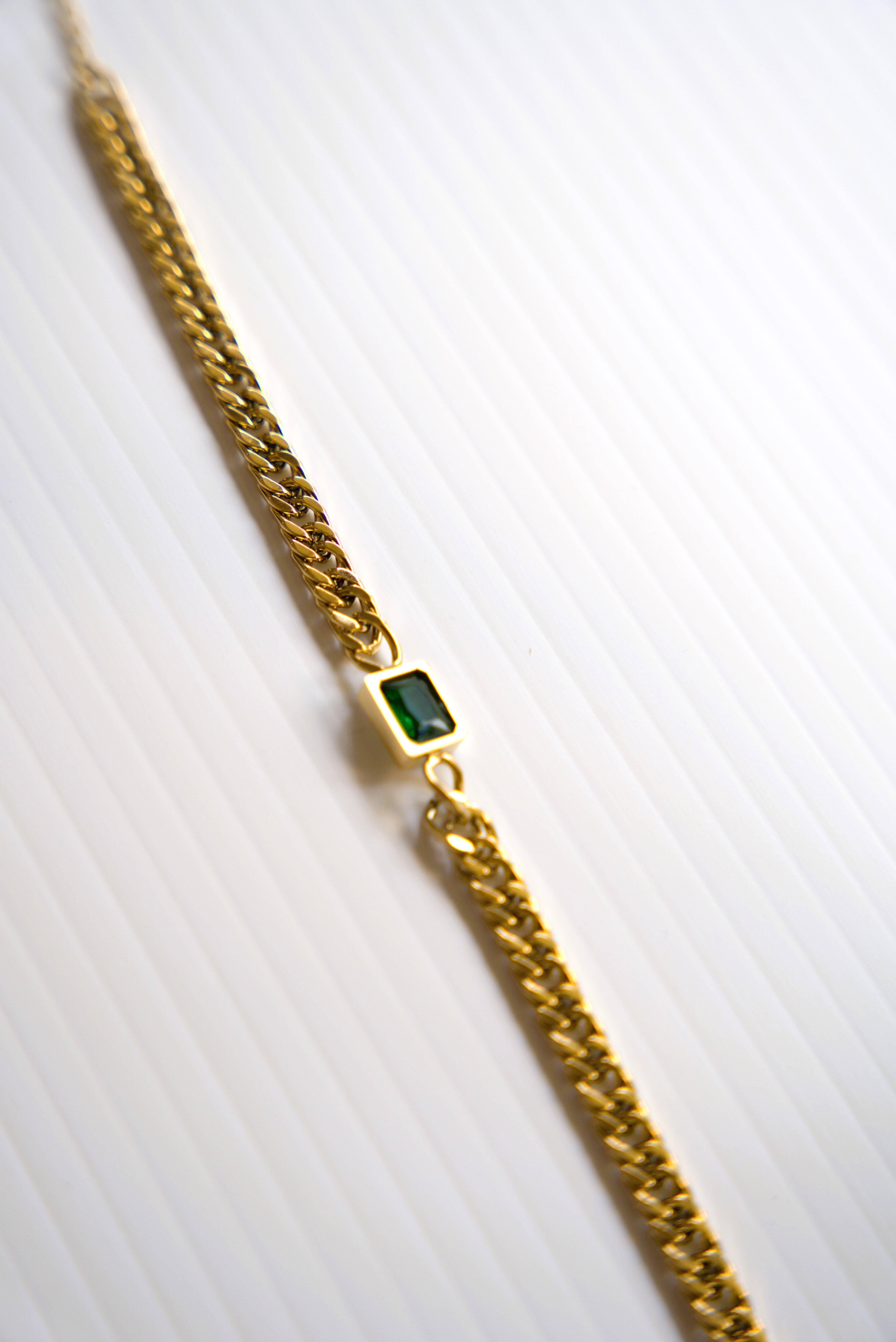 Emerald Majesty Chain Bracelet