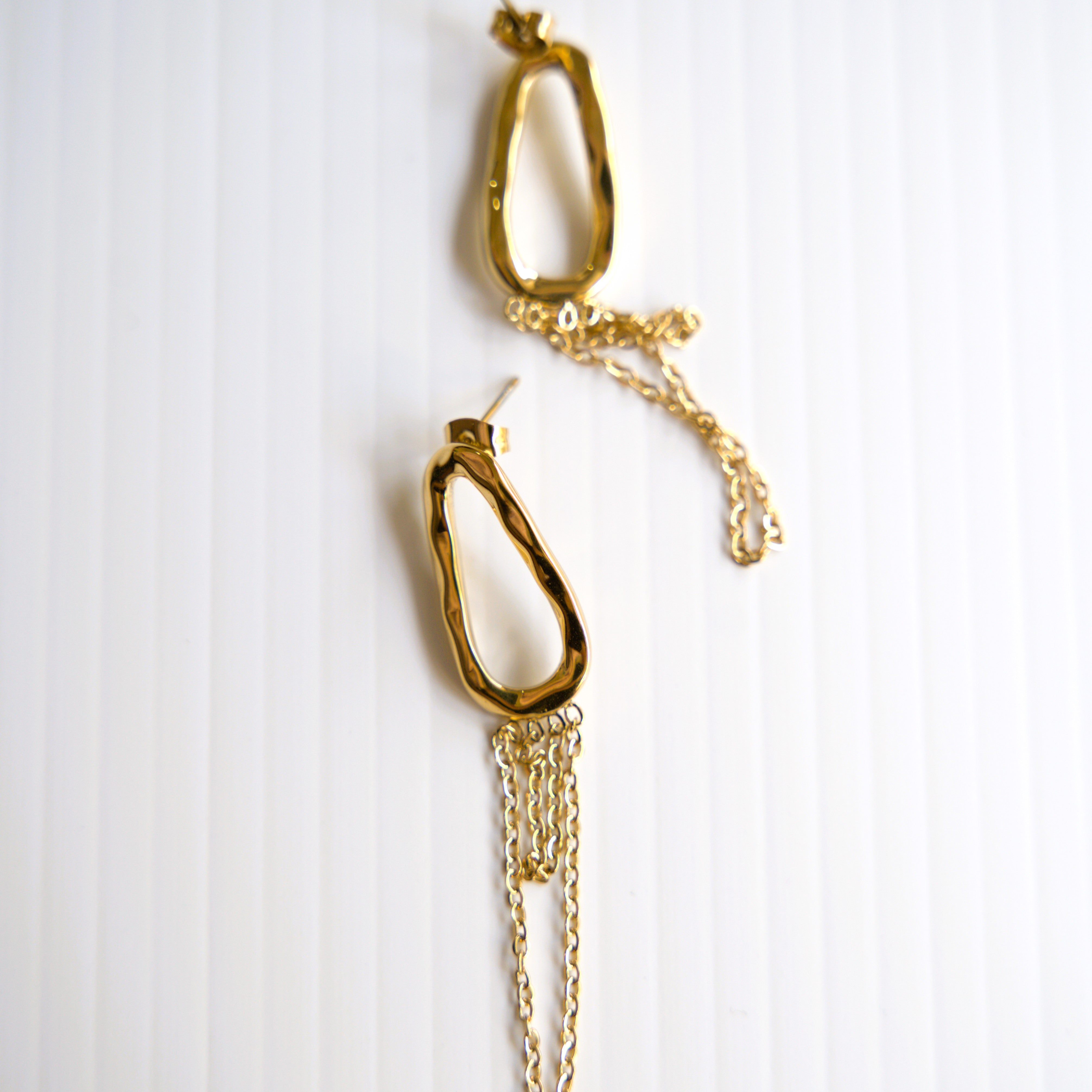Golden Cascade O-Tassel Earrings