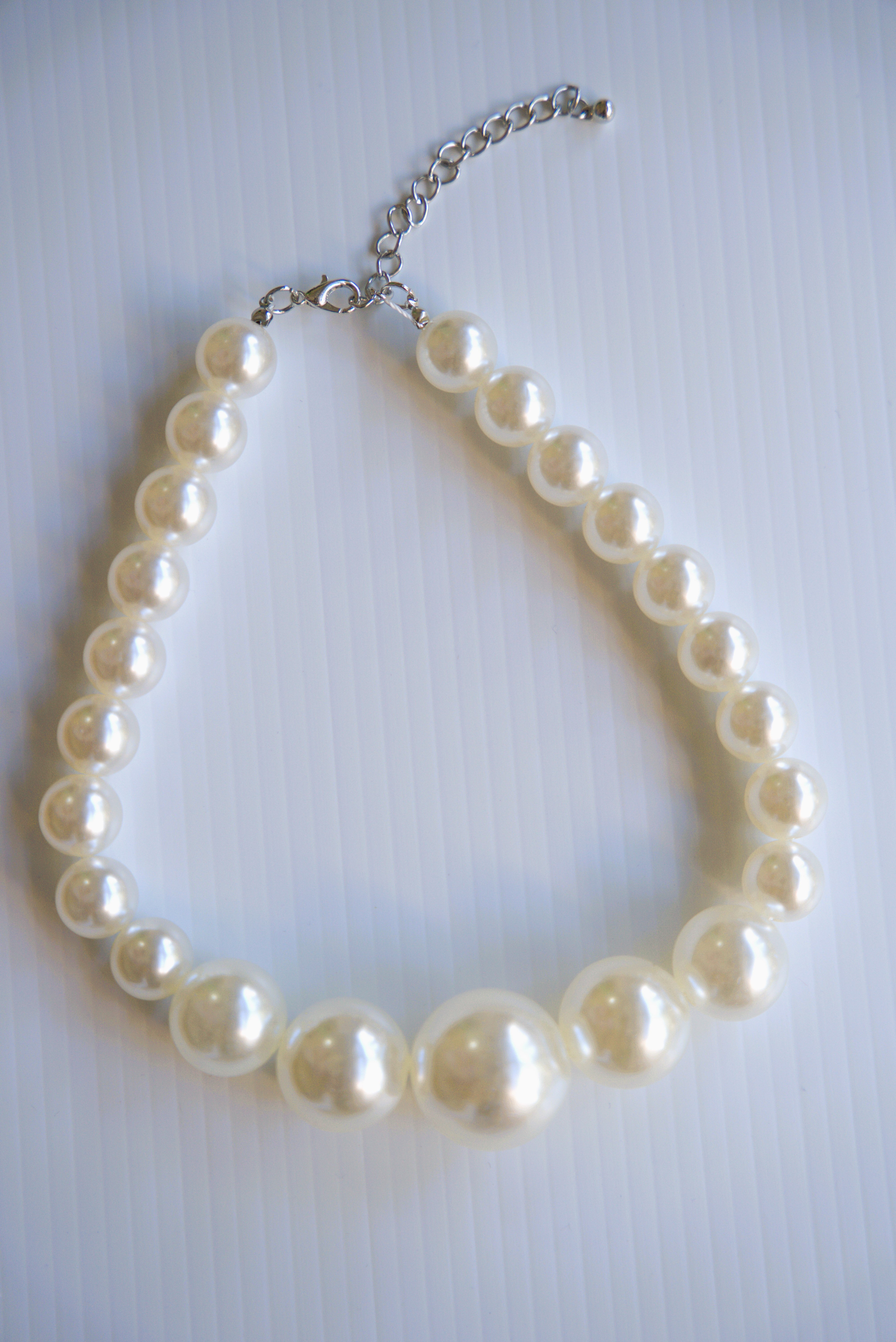 Retro Bold Pearl Necklace