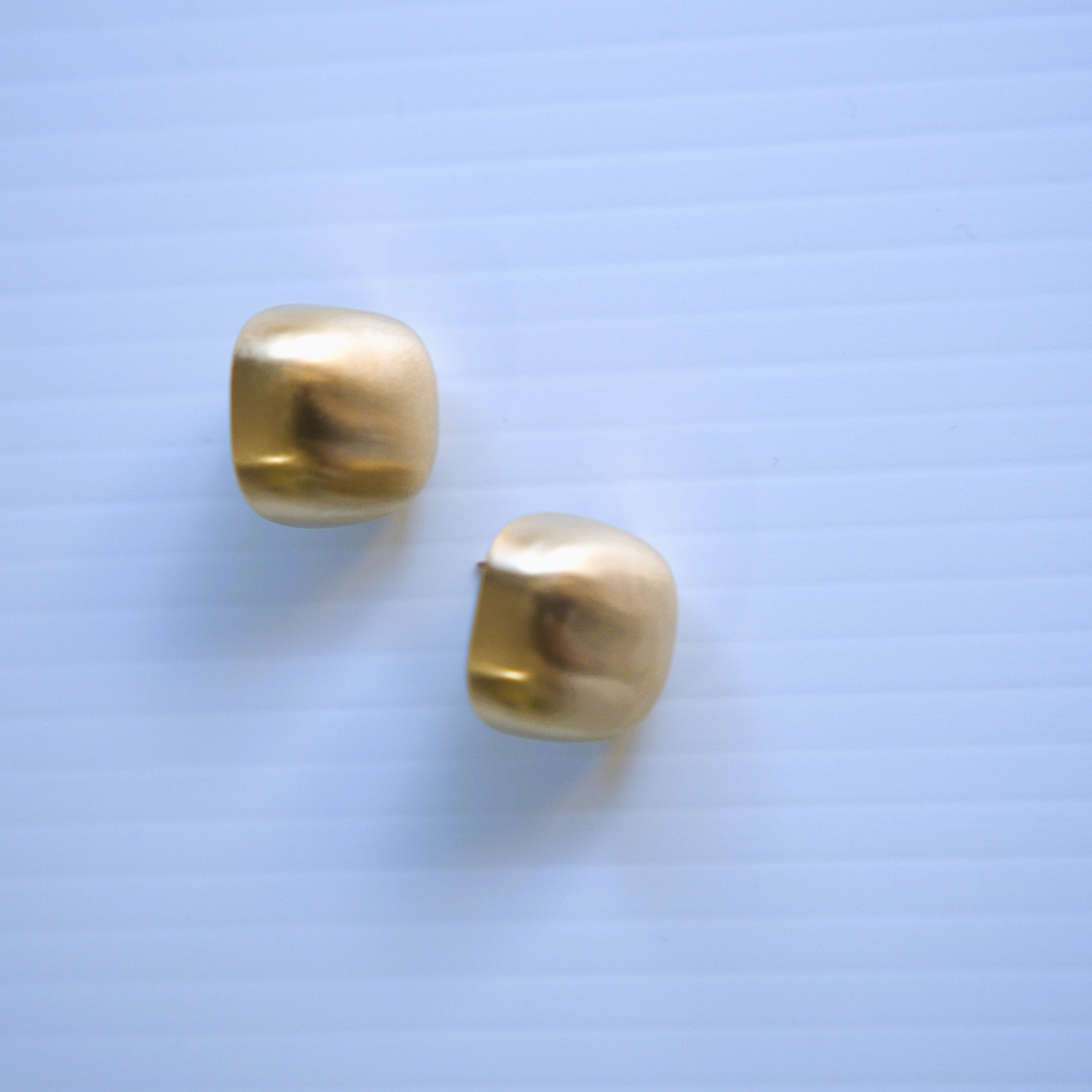 Golden Aura Stud Earrings