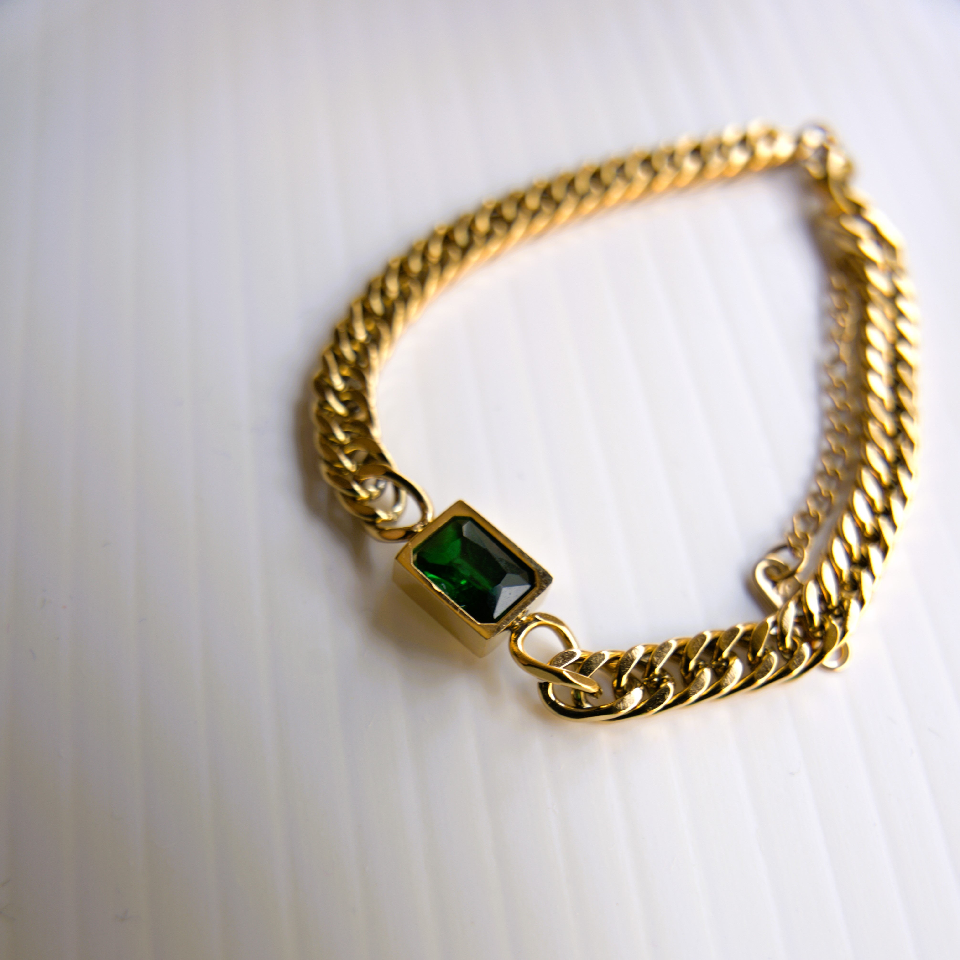 Emerald Majesty Chain Bracelet
