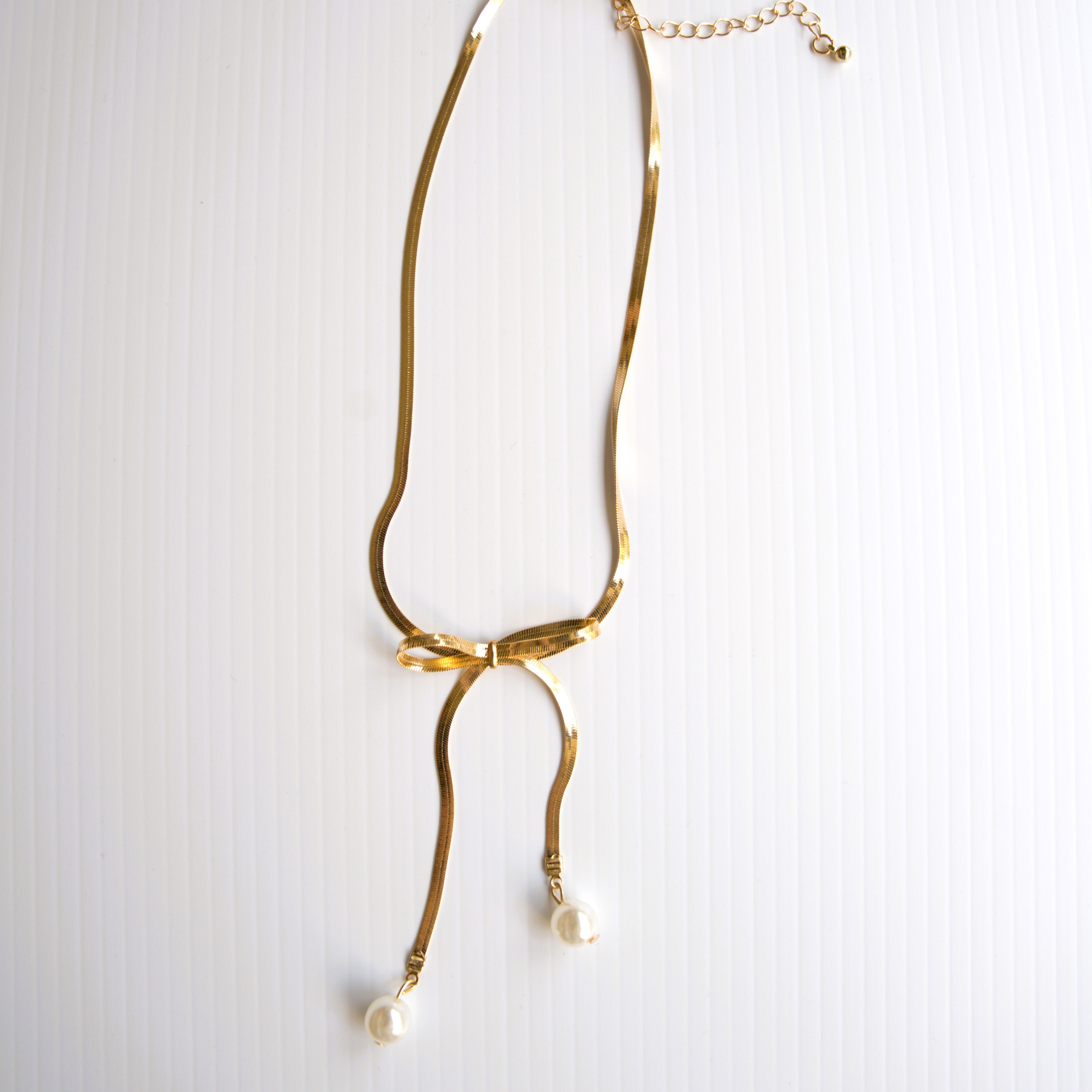 Elegance Bow Tie Pearl Necklace