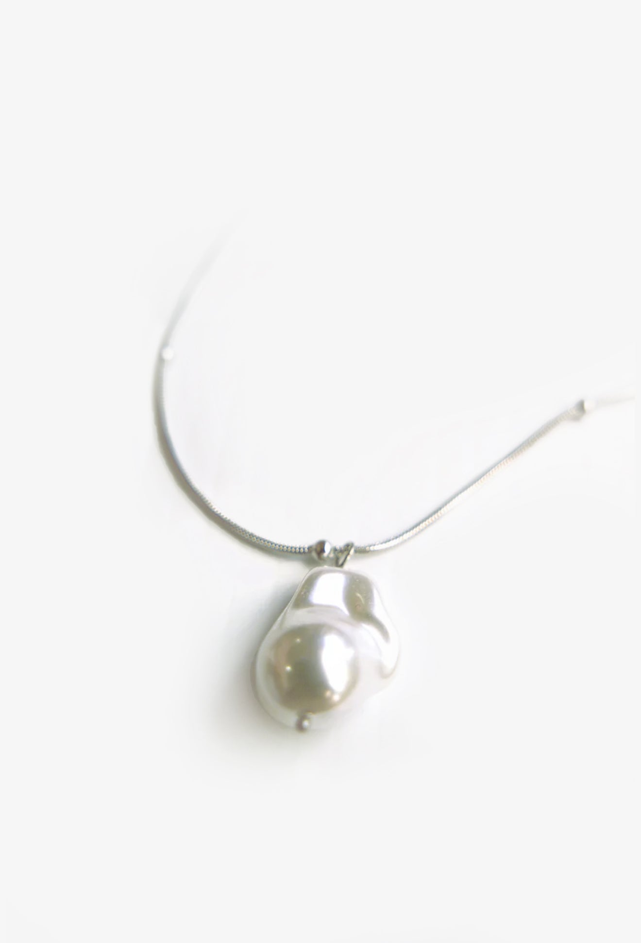 Majestic Pearl Pendant Necklace